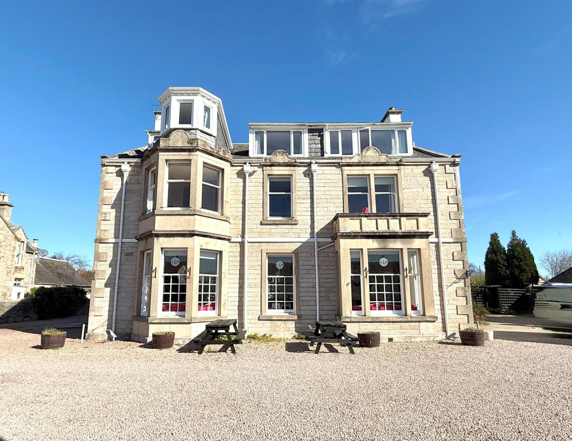 The Clubhouse Hotel Nairn Exterior photo